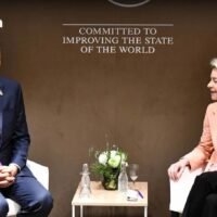 Premierminister und Finanzminister Srettha Thavisin nahm am Donnerstag am Rande des 54. Weltwirtschaftsforums (WEF) in Davos, Schweiz, an bilateralen Treffen mit Vertretern der Europäischen Union und Wirtschaftsführern teil, um die wirtschaftliche Zusammenarbeit in Thailand und im Ausland zu besprechen. Die Veranstaltung Davos 2024 begann am Montag und endet heute (19. Januar).