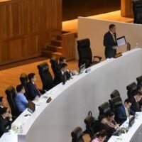 Premierminister Srettha Thavisin wurde am Mittwoch (3. Januar) zur Rede gestellt, weil er angeblich nichts gegen den faktischen Pheu Thai Chef und Sträfling Thaksin Shinawatra unternommen hatte, seit er letztes Jahr aus dem Exil im Ausland zurückgekehrt war.