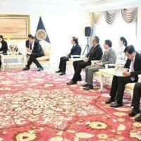 Ungarn wurde von Thailand wegen potenzieller Investitionsmöglichkeiten umworben , um den globalen Einfluss oder die Soft Power des südostasiatischen Landes zu erweitern. Dieser strategische Aufruf zu Investitionen wurde kürzlich vom stellvertretenden Premierminister Thailands, Phumtham Wechayachai, in einem Gespräch mit Sandor Sipos, dem ungarischen Botschafter in Thailand, geäußert.