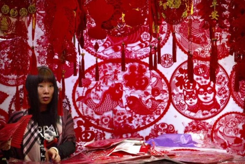 Die Behörden haben die Sicherheitsmaßnahmen verschärft und die Unternehmen zur Zusammenarbeit bei der Vorbereitung des chinesischen Neujahrs aufgefordert, da sie mit einem Zustrom von Touristen rechnen, die Thailand besuchen.