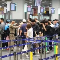 Thailand begrüßte am 8. Februar 128.969 ausländische Besucher, zwei Tage vor dem diesjährigen chinesischen Neujahr, während die Gesamtzahl der ausländischen Ankünfte in diesem Jahr fast 4 Millionen erreichte, sagte Regierungssprecher Chai Wacharonke am Samstag.