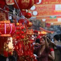 Das bevorstehende chinesische Neujahrsfest, das am Donnerstag, dem 8. Februar, beginnen soll, wird den thailändischen Einheimischen voraussichtlich den größten finanziellen Ertrag seit über einem Jahrzehnt bescheren, da das Land nach den Auswirkungen der Pandemie einen wirtschaftlichen Aufschwung erlebt.