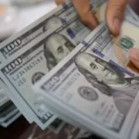 Der Leiter der ASEAN Foundation, Dr. Piti Srisangnam, forderte die thailändische Reisebranche eindringlich auf, die Verwendung von US-Dollar bei Geschäftsabwicklungen zu reduzieren und sich stattdessen für lokale Währungen zu entscheiden.