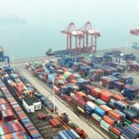 Die Exporte erfreuen Thailands düstere Wirtschaft und verzeichneten im Januar ein jährliches Wachstum von 10 Prozent, das höchste seit 19 Monaten. Die Januar Ergebnisse der Exporte markierten sechs Monate in Folge ein Exportwachstum und ließen darauf hoffen, dass das Bruttoinlandsprodukt (BIP) stärker wächst als die schleppenden 1,9 Prozent des Vorjahres.