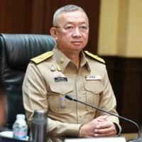 Die jüngste Ernennung des Bildungsministers, Polizeigeneral Permpoon Chidchob, wurde von der Move Forward Partei (MFP) angefochten, nachdem ihm vorgeworfen wurde, Vorayuth „Boss“ Yoovidhya, den Erben des Red Bull Vermögens, dabei geholfen zu haben, einer Strafverfolgung zu entgehen.