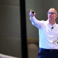Die steigenden Arbeitskosten im Tourismussektor übersteigen das Umsatzwachstum und führen zu höheren Hotelausgaben, wie der Hotelmarktanalyst STR herausfand. Jesper Palmqvist, Senior Director für Asien-Pazifik bei STR, warnte, dass das einzige Risiko für Hotels in diesem Jahr angesichts des außergewöhnlichen Anstiegs der Arbeitskosten und Zimmerpreise darin bestehe, die Kostenkontrolle aufrechtzuerhalten.