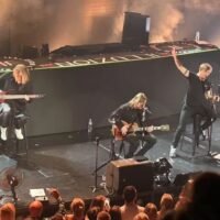 . Mitglieder der dissidenten russischen Rockband Bi-2, die letzte Woche in Phuket festgenommen wurden, sind nach ihrer Abschiebung aus Thailand nach Israel gelangt, nachdem der Kreml wahrscheinlich Druck ausgeübt hatte.