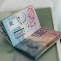 Die Königlich Thailändische Botschaft in Wellington kündigte eine Erhöhung der Visagebühren für Personen aus Neuseeland an, die Thailand besuchen möchten. Die neuen Gebühren gelten ab dem 19. März 2024. Die Ankündigung löste bei Internetnutzern in den sozialen Medien Besorgnis aus , dass es auch zu einer möglichen Erhöhung der Visagebühren für andere Nationalitäten kommen könnte.