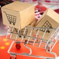 Ein Zustrom billiger Importe aus China stelle eine ernsthafte Bedrohung für thailändische Hersteller dar, sagte das Kasikorn Research Center (KResearch) heute am Freitag. Unter Berufung auf Statistiken des Handelsministeriums sagte KResearch, dass Thailand im Jahr 2023 Konsumgüter im Wert von 469,52 Milliarden Baht aus China importierte – ein Anstieg von 2,8 % im Vergleich zum Vorjahr – was 41 % aller Importe von Konsumgütern ausmachte.