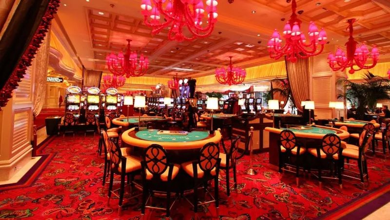 Premierminister Srettha Thavisin drängte auf die Eröffnung eines legalen Casinos in Thailand und wies darauf hin, dass dies den Tourismus und die Wirtschaft ankurbeln könnte.Premierminister Srettha Thavisin hat versichert, dass ein Casino nur dann, wenn es in Thailand legalisiert würde, ein zentraler Bestandteil der Tourismusförderungs- und wirtschaftlichen Erholungskampagnen der Regierung sein könnte.