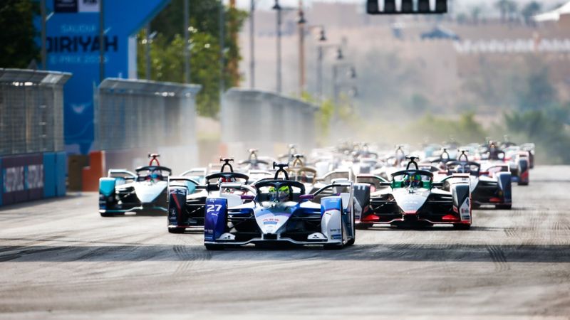 Premierminister Srettha Thavisin trifft am Sonntag in Chiang Mai Führungskräfte der Formel E, um einen Plan zu besprechen, den Wettbewerb in die Provinz zu bringen. Von der weltberühmten Elektroauto-Rennmeisterschaft wird erwartet, dass sie den Tourismus ankurbelt.