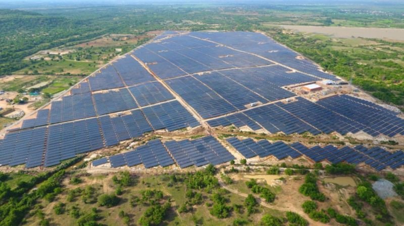 Die an der SET notierte Super Energy Corporation, einer der größten Solarparkbetreiber Thailands, restrukturiert sein Geschäft und geht neue Partnerschaften ein, um seine erneuerbaren Kraftwerke in ganz Südostasien auszubauen.Der Umstrukturierungsplan soll parallel zu Entwicklungsplänen für neue Solar-, Wind-, Müllverbrennungs- und Wasserkraftwerke laufen