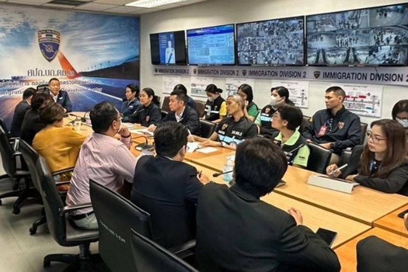 Premierminister Srettha Thavisin kündigte am 1. März 2024 im Regierungsgebäude an, den Flughafen Suvarnabhumi zu einem Luftfahrtdrehkreuz der Region zu machen, mit dem Ziel, innerhalb eines Jahres zu den 50 besten Flughäfen weltweit zu gehören.