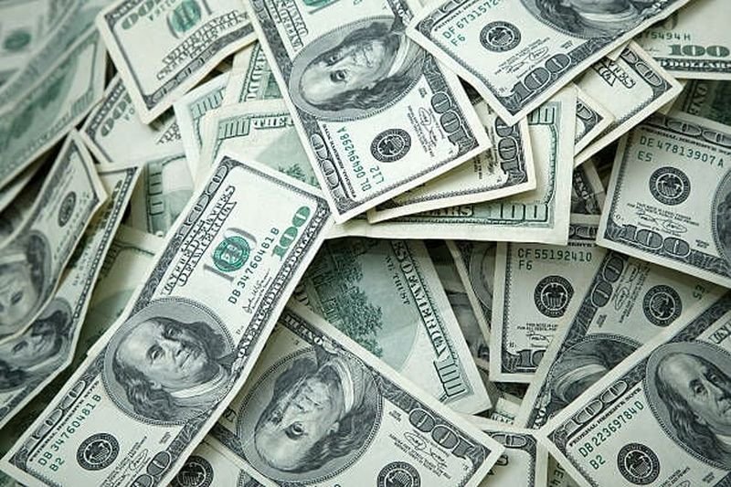 Im vergangenen Jahr war ein erheblicher Anstieg der Fremdwährungseinlagen (FCDs) zu verzeichnen, der durch attraktive Zinssätze aufgrund globaler Zinserhöhungen beflügelt wurde. Nach Angaben der Deposit Protection Agency (DPA) verzeichneten Mitgliedsfinanzinstitute bis November 2023 einen Anstieg der FCDs auf einen Gesamtwert von 812 Milliarden Baht (22 Milliarden US-Dollar), gegenüber einem früheren Wert von 640 Milliarden Baht (17,89 Milliarden US-Dollar).