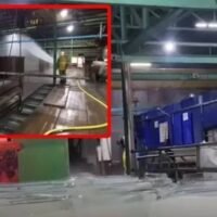 Über hundert Menschen wurden gestern Abend (17. April) in Chonburi ins Krankenhaus eingeliefert, nachdem in einer Eisfabrik Ammoniak ausgetreten war. Menschen, die in einem Umkreis von einem Kilometer um die Anlage lebten, wurden zur Evakuierung aufgefordert, teilte Amarin TV heute Morgen mit.