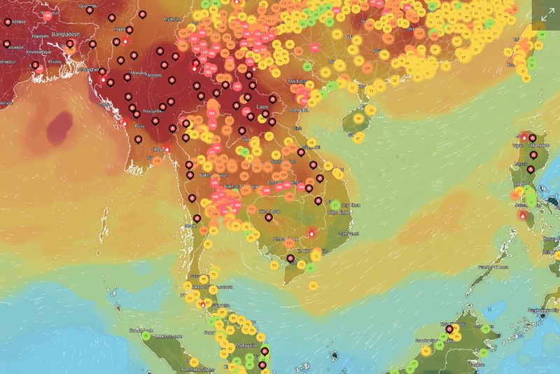Nach den aktuellen Angaben der Geo-Informatics and Space Technology Development Agency (Gistda) war Bangkok die einzige Stadt, die von 63 Provinzen, die am späten Donnerstagmorgen mit dichtem Smog zu kämpfen hatten, und von einer Feinstaubbelastung mit roter Markierung (ernsthaft gefährlich) betroffen war.