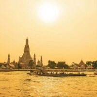 Ein aktueller Bericht hat Bangkok und Chiang Mai als zwei der Top-10 Städte Asiens für Expats im Jahr 2024 hervorgehoben. Die Ergebnisse unterstreichen die Attraktivität Thailands für die Weltbevölkerung. Unter allen bewerteten Städten belegte Bangkok, bekannt für seine atemberaubenden Tempel und die lebendige Street-Food Kultur, den zweiten Platz