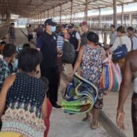 Das Bezirkskrankenhaus Mae Sot hat vorgestern Abend den Notstand ausgerufen und Ärzte, Krankenschwestern und andere Beamte mobilisiert, um die große Zahl von Vertriebenen aus Myanmar zu versorgen, die medizinische Behandlung suchen.