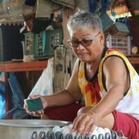 Die brütende Hitzewelle in Thailands Geflügelindustrie hat zu einem Preisanstieg bei Enteneiern geführt, der in Khon Kaen auf 4,60 Baht pro Stück klettert. Dieses unerwartete Glucksen wurde gestern, am 22. April, von der Layer Duck Farmers Association dargelegt und gesellte sich zu einem kürzlichen Anstieg der Hühnereipreise um 20 Satang auf jeweils 3,60 Baht