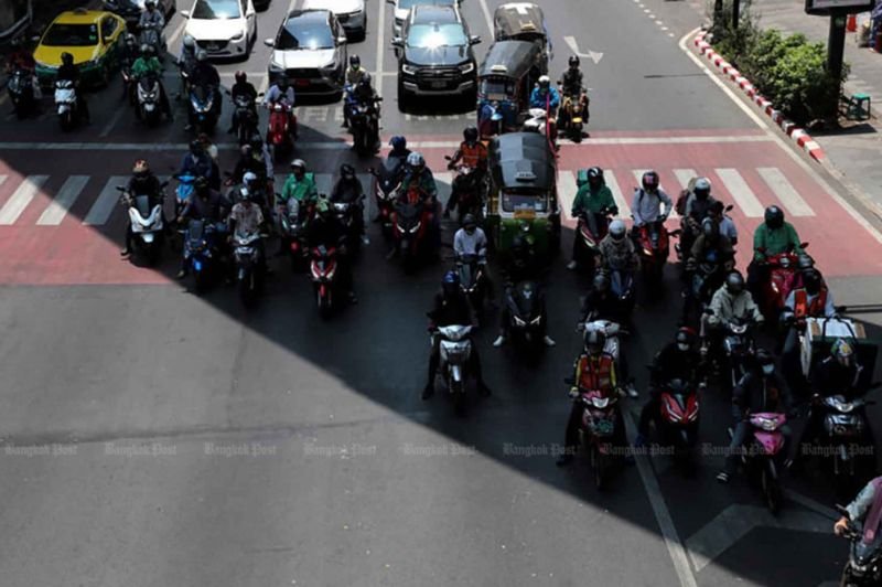 Nach Angaben des Gesundheitsministeriums sind Kopfschmerzen, Verstopfung und Muskelkrämpfe die drei häufigsten Krankheiten, unter denen Menschen im Sommer bei den besonders heißen Temperaturen leiden. Aber die Ärzte warnen die Menschen auch vor Hitzschlägen in diesem heißen Sommer.