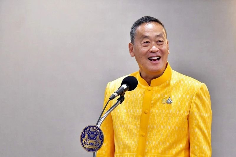 Premierminister Srettha Thavisin lässt Hinweise auf einen beispiellosen Machtwechsel fallen und deutet die Möglichkeit an, das Verteidigungsressort zu seinem ohnehin schon hohen Arbeitspensum hinzuzufügen. Diese bombastische Enthüllung erfolgt inmitten brodelnder Spekulationen über eine bevorstehende Kabinettsumbildung, die Thailands politische Landschaft neu gestalten könnte.