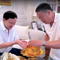 Premierminister Srettha Thavisin bestritt am Dienstag, dass er früher am Tag mit dem auf Bewährung entlassenen ehemaligen Premierminister Thaksin Shinawatra über eine mögliche Kabinettsumbildung gesprochen habe.