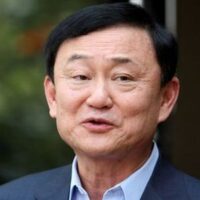 Der Gesundheitszustand des ehemaligen Premierministers Thaksin Shinawatra hat Kontroversen ausgelöst, und es gab widersprüchliche Berichte über seine Fitness. Justizminister Tawee Sodsong behauptet, Thaksins Gesundheitszustand sei schlecht, doch es tauchen Fragen auf, nachdem Fotos von ihm beim Gewichtheben aufgetaucht sind.