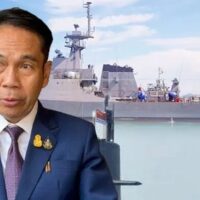 Die Marine könnte wahrscheinlich innerhalb des nächsten Geschäftsjahres gemeinsam zwei große Kriegsschiffe, ein U-Boot und eine Fregatte, beschaffen, sagte Verteidigungsminister Suthin Khlangsang gestern am 5. April.