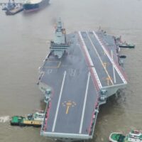 Nach Angaben der Marine der Volksbefreiungsarmee hat die CNS Fujian, Chinas dritter Flugzeugträger, gestern am Mittwochmorgen ihren ersten Seeversuch begonnen. Die PLA - Marine gab die Entwicklung in einer kurzen Erklärung bekannt, ohne dabei näher auf weitere Einzelheiten wie den Zeitplan und den geplanten Ort des Prozesses einzugehen