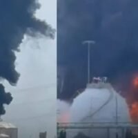 Feuerwehrmänner konnten einen Großbrand, der einen Pyrolyse-Benzintank im Map Ta Phut Industrial Estate verschlang, nicht unter Kontrolle bringen und das Feuer hat sich nun auf ein zweites ausgeweitet, wobei fünf Personen schwer verletzt wurden, sagte Amarin TV gestern (9. Mai).