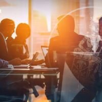 In den letzten acht Monaten als Premierminister vertrat Srettha Thavisin in verschiedenen Fragen unterschiedliche Ansichten zur Bank of Thailand (BOT). Zu diesen Unterschieden gehören die Initiative für digitale Geldbörsen und die wahrgenommene Unabhängigkeit der BOT, die die Regierung als Hindernis bei der Lösung wirtschaftlicher Probleme ansieht.