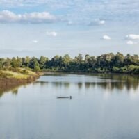 Die thailändische Handelskammer (TCC) hat Pläne bekannt gegeben, zehn Provinzen zu erstklassigen Touristenstandorten zu entwickeln. Das von Premierminister Srettha Thavisin genehmigte Programm zielt darauf ab, Provinzen wie Phrae, Lampang, Nakhon Sawan, Nakhon Phanom, Sisaket, Chanthaburi, Ratchaburi, Kanchanaburi, Trang und Nakhon Si Thammarat ins Rampenlicht zu rücken.