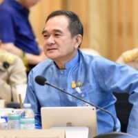 Krisada Chinavicharana, stellvertretender Finanzminister, trat heute (15. Mai) von seinem Amt zurück und wies dabei auf die Spannungen im thailändischen Finanzministerium hin. Sein Rücktritt folgt auf die Kabinettsumbildung letzte Woche und die Ernennung von Pichai Chunhavajira zum Finanzminister.