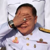 Das Gericht ordnet die Nationale Antikorruptionskommission (NACC) an, alle Ermittlungsdetails im Uhren Skandal von Prawit herauszugeben, die es dem Aktivisten Veera Somkwamkid vorenthalten hatte.