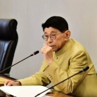 Wissanu Krea-ngarm, Thailands ehemaliger stellvertretender Premierminister, hat Gerüchten ein Ende gesetzt, er könne „juristische Wunder“ vollbringen, um Thaksin Shinawatra oder Yingluck Shinawatra in ihren laufenden Rechtsstreitigkeiten zu helfen. In seiner heutigen Rede erklärte Wissanu kategorisch, er könne den Lauf der Justiz für diese beiden hochrangigen Persönlichkeiten nicht ändern.