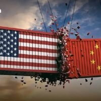 Die kürzlich von den Vereinigten Staaten gegen China errichtete Zollmauer könnte kurzfristige Auswirkungen auf die Weltwirtschaft haben. Die Zollmauer wird sich jedoch auf thailändische Hersteller auswirken, die Teil der chinesischen Lieferkette sind, sagte der Thai National Shippers' Council (TNSC) gestern am Mittwoch.