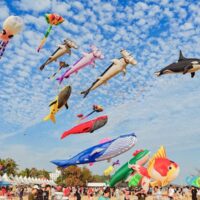Bangkoker und Bewohner benachbarter Provinzen können sich auf Farbexplosionen am Himmel freuen, wenn Nonthaburi an diesem Wochenende sein „Kite on the Lake“-Festival startet.