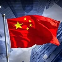 Das ISEAS-Yusof Ishak Institute in Singapur veröffentlichte im April seinen Jahresbericht mit dem Titel „Zustand Südostasiens 2024“, nachdem es die Meinungen von fast 2.000 Menschen aus fünf Gruppen in den zehn ASEAN Ländern befragt hatte. Es war das erste Mal seit Beginn der Umfrage, dass Menschen in der ASEAN China den USA vorgezogen haben, wenn sie gezwungen wurden, Partei zu ergreifen.