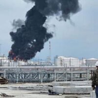 Einige Obstplantagen in Rayong meldeten Tourabsagen, nachdem am Donnerstag ein Chemietank explodierte, während Tourismusbetreiber einen integrierten Plan zur Entwicklung des Tourismus und des Industriesektors forderten.