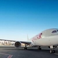 Ein Flug der Fluggesellschaft Qatar Airways geriet über der Türkei in schwere Turbulenzen, wobei zwölf Menschen an Bord verletzt wurden, bevor er am Sonntag wie geplant in Dublin landete. Laut RTE News sagten Passagiere des Fluges, dass mindestens ein Besatzungsmitglied in die Luft geschleudert wurde, als das Flugzeug plötzlich an Höhe verlor