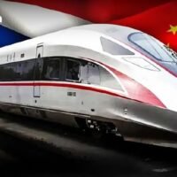 Die thailändisch-chinesische Hochgeschwindigkeitsstrecke von Bangkok nach Nong Khai sei auf dem besten Weg, im Jahr 2030 für die öffentliche Nutzung freigegeben zu werden, sagte Verkehrsminister und stellvertretender Premierminister Suriya Juangroongruangkit nach Fortschrittsgesprächen mit den chinesischen Behörden am Mittwoch.