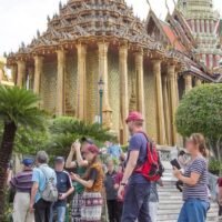 Thailand hat einen deutlichen Anstieg des internationalen Tourismus erlebt. In den ersten fünf Monaten dieses Jahres kamen 14,3 Millionen Besucher. Dieser Zustrom hat Einnahmen von fast 683 Milliarden Baht (18,7 Milliarden US-Dollar) generiert, ein Segen für die Wirtschaft des Landes.