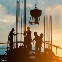 Die von der Pheu Thai Partei geführte Koalitionsregierung plant, den täglichen Mindestlohn ab Oktober 2024 auf 400 Baht (10,84 US-Dollar) zu erhöhen, sagte ein Sprecher gestern (2. Mai). Dies ist eine Politik, die dazu beitragen könnte, den Konsum in Südostasiens zweitgrößter Volkswirtschaft anzukurbeln.