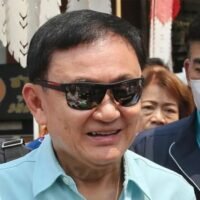 Die Machthaber haben gerade dem faktischen Pheu Thai Chef Thaksin Shinawatra eine Lektion erteilt, er solle hinter den Kulissen nicht „übertreiben“ und vermeiden, „die Grenze zu überschreiten“. Laut einem ehemaligen Exekutivbeamten der größten Regierungspartei wurde dem de Fakto Pheu Thai Chef Thaksin Shinawatra eine Art Lektion erteilt, seine politischen Machtbefugnisse hinter den Kulissen nicht zu „übertreiben“.