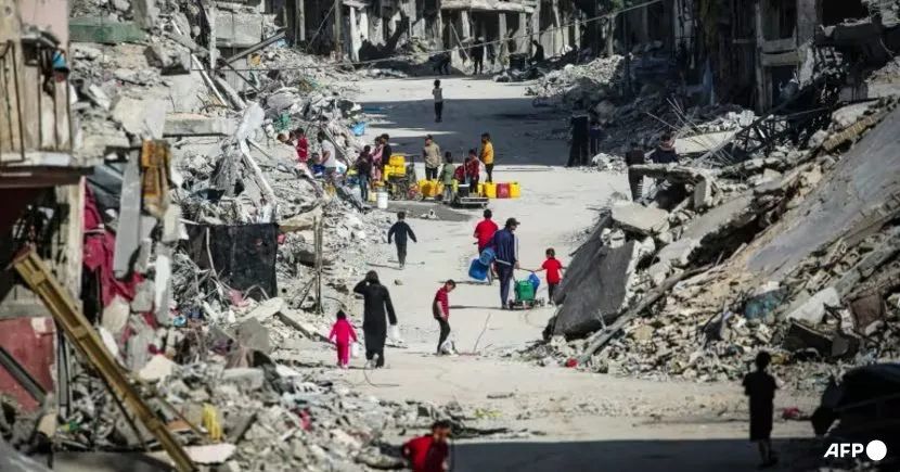 Die israelische Regierung bestätigte, dass zwei weitere Thailänder in Gaza gestorben sind und sechs weitere noch immer als Geiseln gehalten werden, während sich der Krieg zwischen Israel und der Hamas hinzieht.Das Außenministerium teilte heute Morgen (17. Mai) mit, dass zwei weitere thailändische Geiseln in Gaza gestorben seien und sechs weitere in Gefangenschaft seien, hieß es in der Zeitung Naewna.
