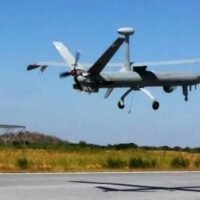 Ein Ausschuss des Repräsentantenhauses warnte davor, dass die Armee beim Einsatz von Drohnen entlang der thailändisch-myanmarischen Grenze im Rückstand sei. Das Militär verfüge über keine Angriffsdrohnen, sondern nur über Überwachungsdrohnen warnt der Ausschuss des Repräsentantenhauses.