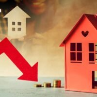 Enge Kreditlimits und hohe Zinsen halten mittlere und niedrige Einkommensschichten fern. Die Thai Condominium Association fordert die Bank von Thailand auf, bei der Vergabe von Wohnungsbaudarlehen ihren Beleihungswert (LTV) zu senken und eine Senkung der Zinssätze in Betracht zu ziehen, um zur Wiederbelebung des Immobiliensektors beizutragen.