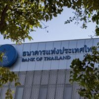 Die Bank von Thailand (BoT) verschärft ihr Vorgehen gegen sogenannte „Mule Accounts“, die für Online-Finanzbetrug verwendet werden, nachdem Bankkunden in den letzten zwei Jahren durch derartige Betrügereien mehr als 60 Milliarden Baht verloren haben.