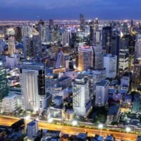 Der Verband der thailändischen Industrie (FTI) warnte, dass in diesem Jahr mit der Schließung weiterer Fabriken in Thailand zu rechnen sei, sollte die Regierung bis zum 1. Oktober im ganzen Land einen einheitlichen Mindestlohn von 400 Baht durchsetzen.