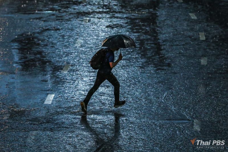 Laut Somkuan Tonjan, Direktor der Abteilung für zentrale Wettervorhersage der Wetterdienstbehörde, wird Thailand von August bis Oktober mit „extremen“ Niederschlägen rechnen müssen, da nach dem Ende des El Niño-Phänomens im Mai La Niña einsetzen wird.